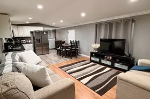 7776 Finch Ct, Alexandria, VA 22306 - Photo 8