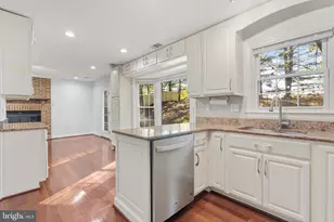 2621 John Milton Dr, Herndon, VA 20171 - Photo 12