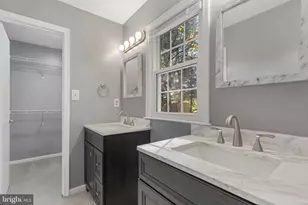 2621 John Milton Dr, Herndon, VA 20171 - Photo 24