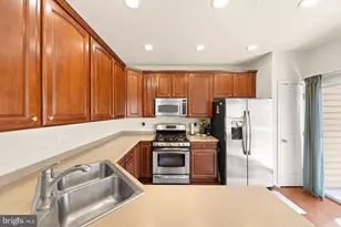4457 Beacon Grove Cir, Fairfax, VA 22033 - Photo 14