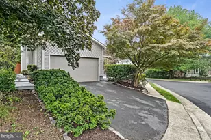 8424 Hollis Ln, Vienna, VA 22182 - Photo 2