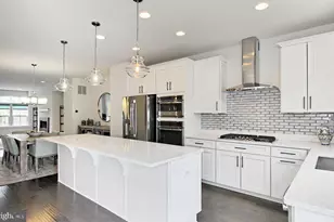 9306 Wild Black Cherry Ct, Fairfax, VA 22031 - Photo 6