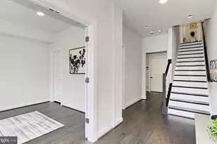 9306 Wild Black Cherry Ct, Fairfax, VA 22031 - Photo 4