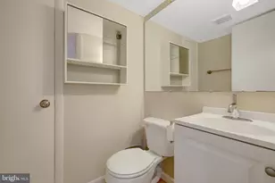 12607 Glenbrooke Woods Dr, Herndon, VA 20171 - Photo 34