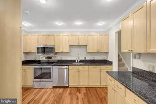 12607 Glenbrooke Woods Dr, Herndon, VA 20171 - Photo 16