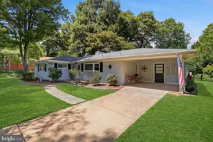 4216 Jackson Pl, Alexandria, VA 22309 - Photo 2