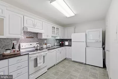 8340 Greensboro Drive #923, McLean, VA 22102 - Photo 4