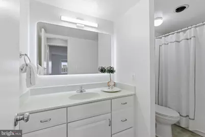 8340 Greensboro Drive #923, McLean, VA 22102 - Photo 16