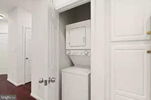 1324 Garden Wall Cir, Reston, VA 20194 - Photo 26