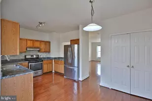 14214 Beddingfield Way, Centreville, VA 20121 - Photo 2