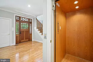 1530 Forest Villa Ln, McLean, VA 22101 - Photo 8