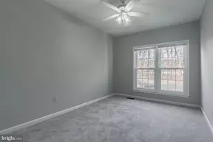 8525 Gambel Oak Dr, Springfield, VA 22153 - Photo 26