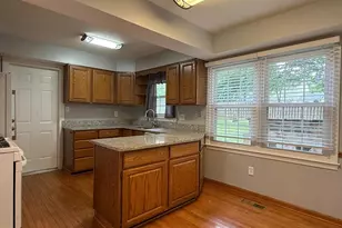 9613 Ashbourn Dr, Burke, VA 22015 - Photo 6