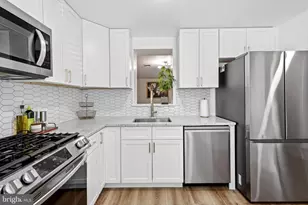 5919 Grisby House Ct, Centreville, VA 20120 - Photo 6