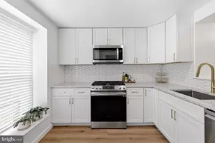 5919 Grisby House Ct, Centreville, VA 20120 - Photo 2