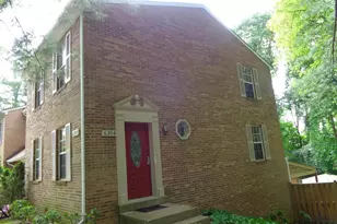 6398 Shaundale Dr, Springfield, VA 22152 - Photo 2