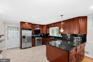 2435 Hunter Mill Rd, Vienna, VA 22181 - Photo 6