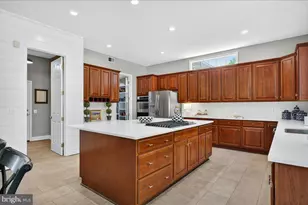 7822 Gambrill Woods Way, Springfield, VA 22153 - Photo 30