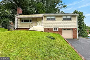 6927 Fern Ln, Annandale, VA 22003 - Photo 2