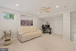8213 Cottage St, Vienna, VA 22180 - Photo 38
