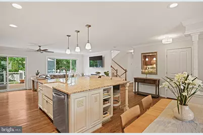 8213 Cottage Street, Vienna, VA 22180 - Photo 6