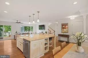 8213 Cottage St, Vienna, VA 22180 - Photo 6