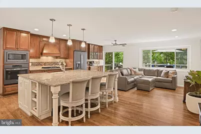 8213 Cottage Street, Vienna, VA 22180 - Photo 2