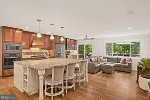 8213 Cottage St, Vienna, VA 22180 - Photo 2
