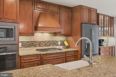 8213 Cottage Street, Vienna, VA 22180 - Photo 4