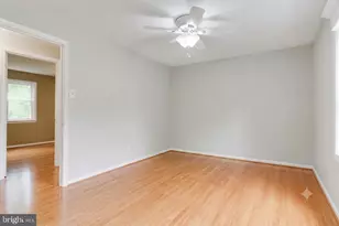 3005 Silent Valley Dr, Fairfax, VA 22031 - Photo 4