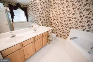8359 Regal Oak Ct, Springfield, VA 22152 - Photo 28
