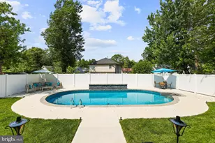 6925 Barrett Rd, Falls Church, VA 22042 - Photo 46