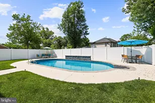 6925 Barrett Rd, Falls Church, VA 22042 - Photo 46