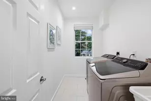 6925 Barrett Rd, Falls Church, VA 22042 - Photo 34