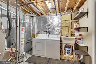 6880 Ridge Water Ct, Centreville, VA 20121 - Photo 22