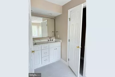 1811 Fallbrook Lane, Vienna, VA 22182 - Photo 10