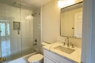 1811 Fallbrook Ln, Vienna, VA 22182 - Photo 18