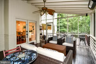 12134 Holly Knoll Cir, Great Falls, VA 22066 - Photo 10