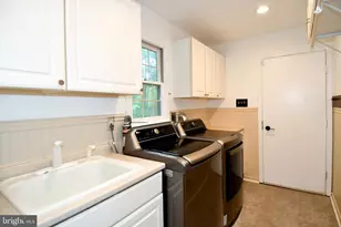 12134 Holly Knoll Cir, Great Falls, VA 22066 - Photo 40