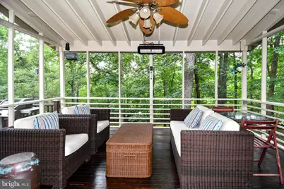 12134 Holly Knoll Circle, Great Falls, VA 22066 - Photo 8
