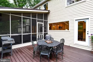 12134 Holly Knoll Cir, Great Falls, VA 22066 - Photo 12