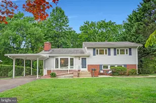4808 Bradford Dr, Annandale, VA 22003 - Photo 2