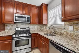 12825 Fair Briar Ln, Fairfax, VA 22033 - Photo 12