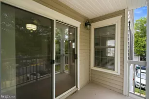 12825 Fair Briar Ln, Fairfax, VA 22033 - Photo 18