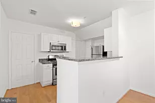 4525 Superior Square, Fairfax, VA 22033 - Photo 8