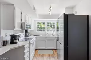 7739 Inversham Dr, Falls Church, VA 22042 - Photo 6
