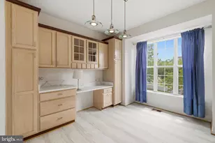 2449 Clover Field Cir, Herndon, VA 20171 - Photo 14