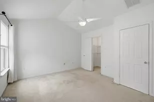 2449 Clover Field Cir, Herndon, VA 20171 - Photo 20