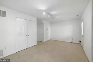 2449 Clover Field Cir, Herndon, VA 20171 - Photo 6