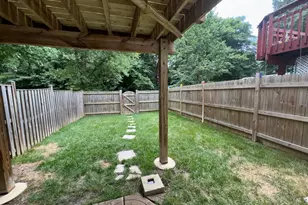 7679 Sheffield Village Ln, Lorton, VA 22079 - Photo 12